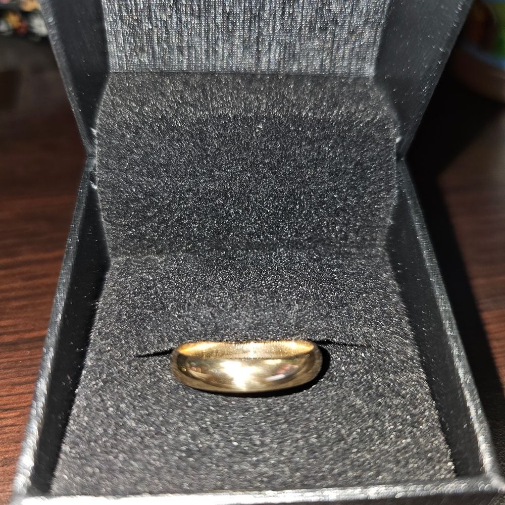 Kay Jewelers Gold Ring Men's 10 Karat Gold Wedding Band With Lifetime Warranty
